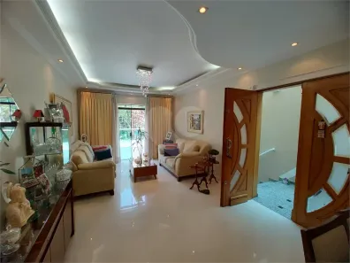 Sobrado com 3 Quartos à venda, 230m² no Jardim Pinheiros, São Paulo