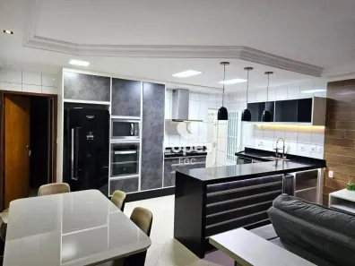 Sobrado com 3 Quartos à venda, 177m² no Vila Tolstoi, São Paulo