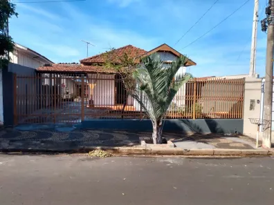 Casa com 2 Quartos para alugar, 80m² no Bassan, Marília