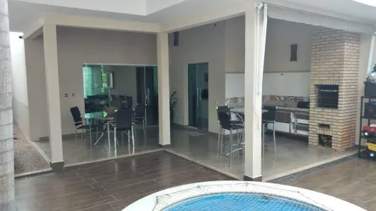 Casa com 3 Quartos à venda, 231m² no Jardim Karaíba, Uberlândia