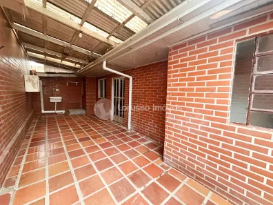 Casa com 2 Quartos para alugar, 59m² no Capão da Imbuia, Curitiba