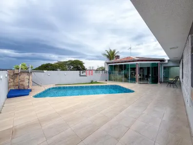 Casa com 4 Quartos à venda, 280m² no Champagnat, Londrina