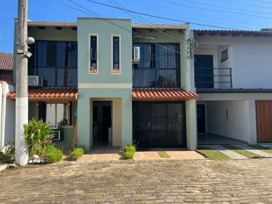 Casa com 3 Quartos à venda, 128m² no Cavalhada, Porto Alegre