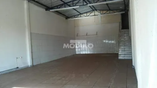 Galpão/Depósito/Armazém para alugar, 250m² no Marta Helena, Uberlândia