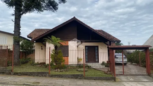 Casa com 5 Quartos à venda, 130m² no Palace Hotel, Canela