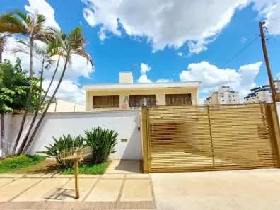 Casa com 3 Quartos para alugar, 266m² no Centro, São Carlos
