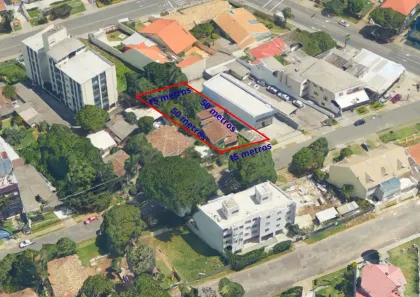 Lote/Terreno à venda, 750m² no Mercês, Curitiba