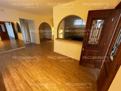 Casa com 3 Quartos para alugar, 220m² no Jardim Irajá, Ribeirão Preto