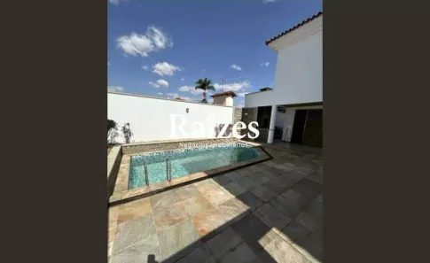 Casa com 6 Quartos para alugar, 390m² no Fundinho, Uberlândia
