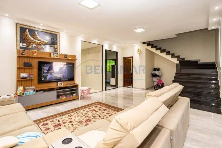 Casa com 3 Quartos à venda, 250m² no Taguatinga Norte, Brasília