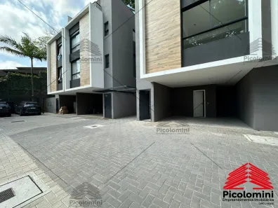 Casa com 3 Quartos à venda, 250m² no Jardim Leonor, São Paulo