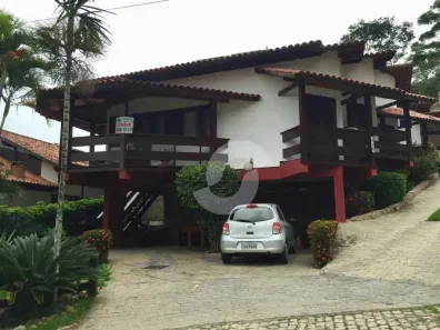Casa de Condomínio com 3 Quartos à venda, 400m² no Itaipu, Niterói