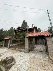 Casa com 5 Quartos para alugar, 370m² no Desvio Rizzo, Caxias do Sul