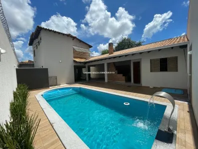 Sobrado com 3 Quartos à venda, 270m² no Vila Margarida, Campo Grande