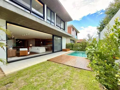 Casa de Condomínio com 5 Quartos à venda, 262m² no XANGRI-LÁ, Xangri-lá