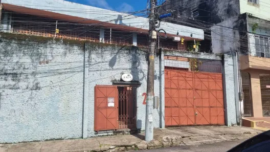 Galpão/Depósito/Armazém com 7 Quartos à venda, 500m² no São Brás, Belém