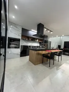 Casa com 3 Quartos à venda, 170m² no Laranjeiras, Uberlândia