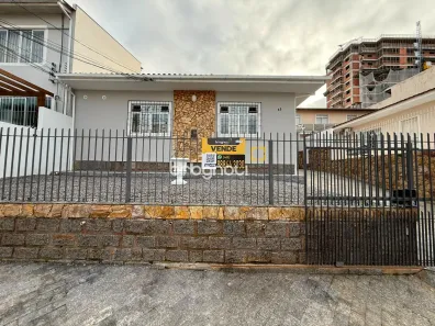 Casa com 3 Quartos à venda, 131m² no Barreiros, São José