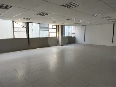 Sala Comercial para alugar, 121m² no República, São Paulo