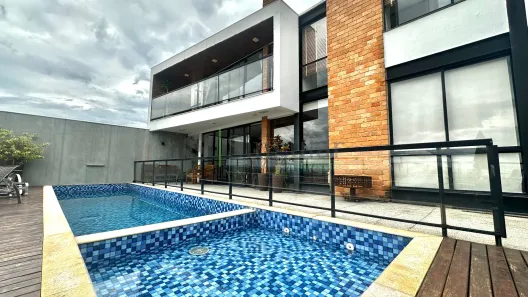 Casa de Condomínio com 3 Quartos à venda, 289m² no São Pedro, Juiz de Fora