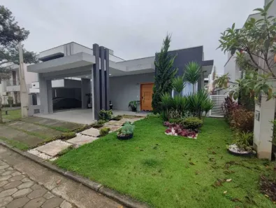 Casa de Condomínio com 3 Quartos à venda, 200m² no Botujuru, Mogi das Cruzes