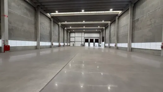Galpão/Depósito/Armazém para alugar, 1850m² no Alphaville Empresarial, Barueri
