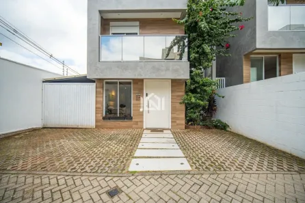 Casa de Condomínio com 3 Quartos à venda, 179m² no Granja Viana, Cotia