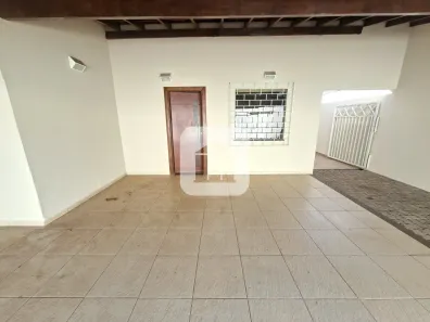 Casa com 3 Quartos para alugar, 120m² no Jardim Botânico, Uberlândia