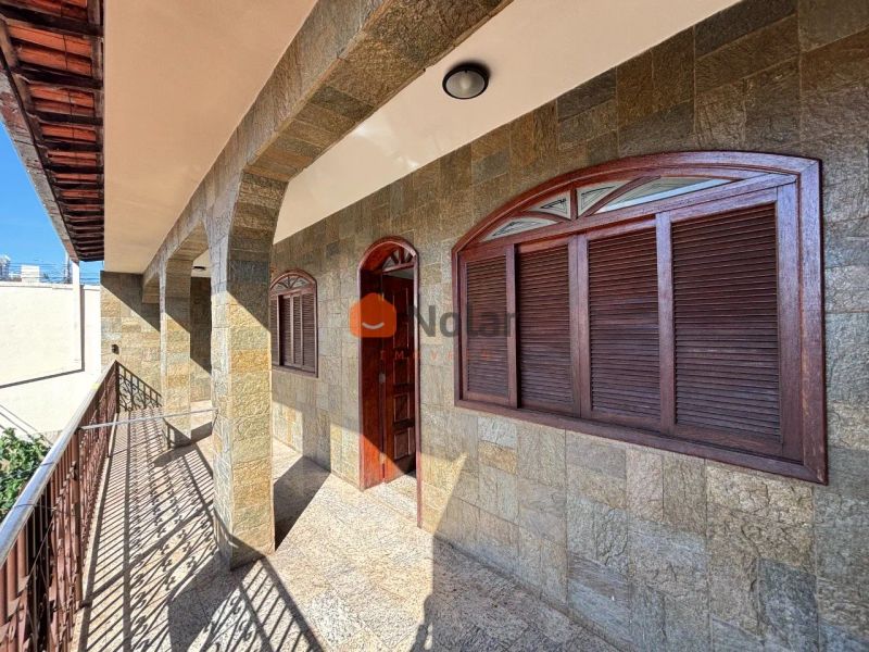 Casa com 4 quartos — Sagrada Família, Belo Horizonte