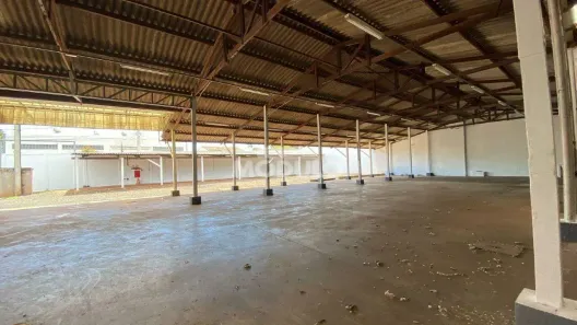 Galpão/Depósito/Armazém para alugar, 1000m² no Custódio Pereira, Uberlândia