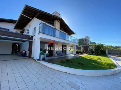 Casa com 4 Quartos à venda, 300m² no Torres, Torres