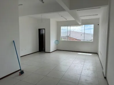 Sala Comercial para alugar, 38m² no Barreiros, São José