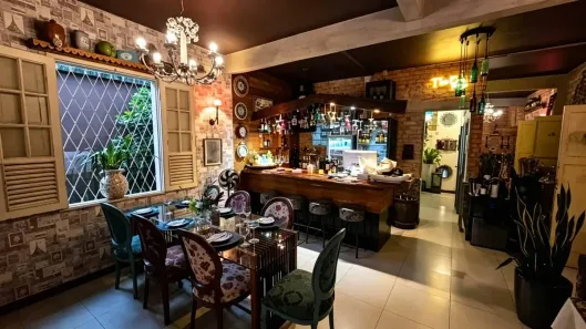 Ponto Comercial com 3 Quartos à venda, 135m² no Santa Tereza, Belo Horizonte