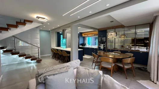 Casa com 3 Quartos para alugar, 259m² no Ressacada, Itajaí