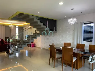Sobrado com 3 Quartos à venda, 260m² no Piracangaguá, Taubaté
