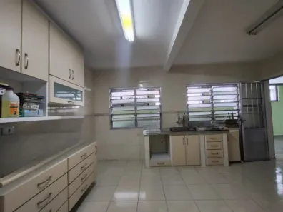 Sobrado com 4 Quartos para alugar, 211m² no Chora Menino, São Paulo