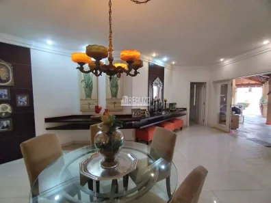 Casa com 4 Quartos à venda, 338m² no Parque do Mirante, Uberaba