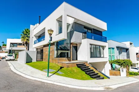 Casa de Condomínio com 3 Quartos à venda, 351m² no Boa Vista, Curitiba
