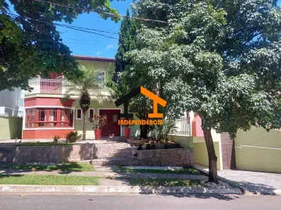Sobrado com 4 Quartos para alugar, 493m² no Granja Viana, Cotia