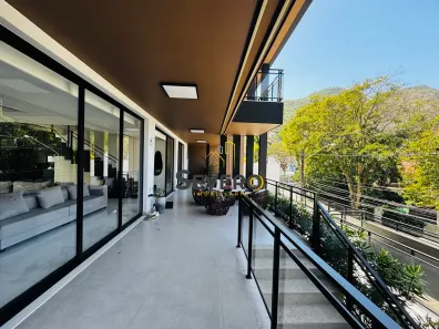 Casa com 7 Quartos à venda, 467m² no Itacoatiara, Niterói