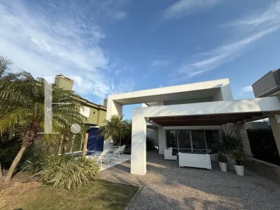Sobrado com 4 Quartos à venda, 270m² no , Xangri-lá