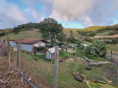 Fazenda/Sítio com 2 Quartos à venda, 3000m² no , Águas Mornas