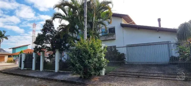 Casa com 3 Quartos à venda, 199m² no Carianos, Florianópolis