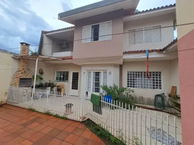 Sobrado com 3 Quartos à venda, 263m² no Vila Morangueira, Maringá