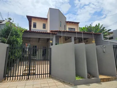 Casa com 3 Quartos à venda, 250m² no Jardim Alvorada, Londrina