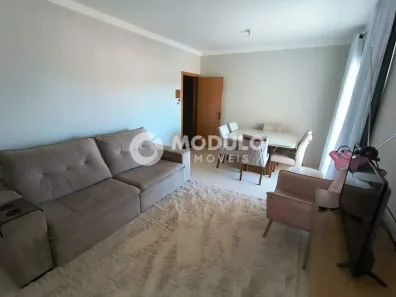 Apartamento com 2 Quartos para alugar, 70m² no Presidente Roosevelt, Uberlândia