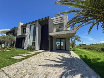 Casa de Condomínio com 5 Quartos à venda, 382m² no XANGRI-LÁ, Xangri-lá