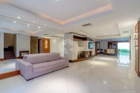 Casa de Condomínio com 3 Quartos para alugar, 388m² no Três Figueiras, Porto Alegre