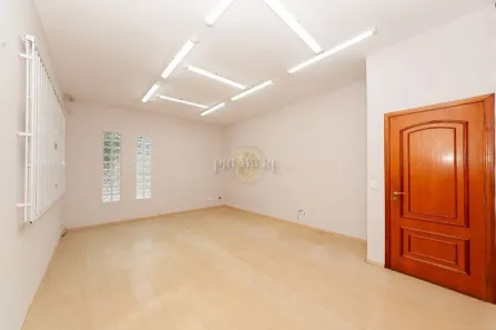 Casa com 1 Quarto para alugar, 400m² no São Francisco, Curitiba