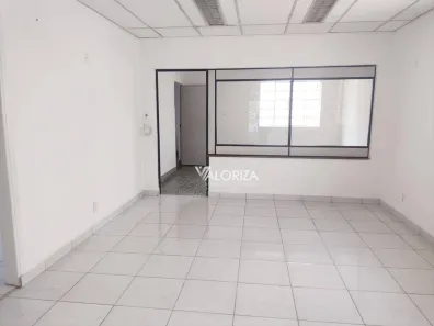 Imóvel Comercial com 2 Quartos para alugar, 200m² no Vila Trujillo, Sorocaba